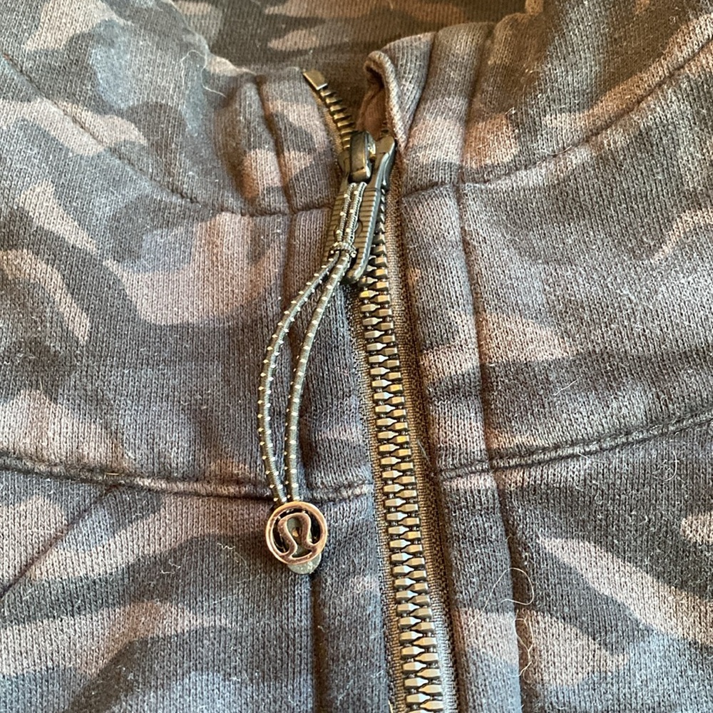 🏝️FLASH SALE - TODAY ONLY
Lululemon Scuba Hoodie Light Cotton Fleece Sequoia - Picture 2 of 9